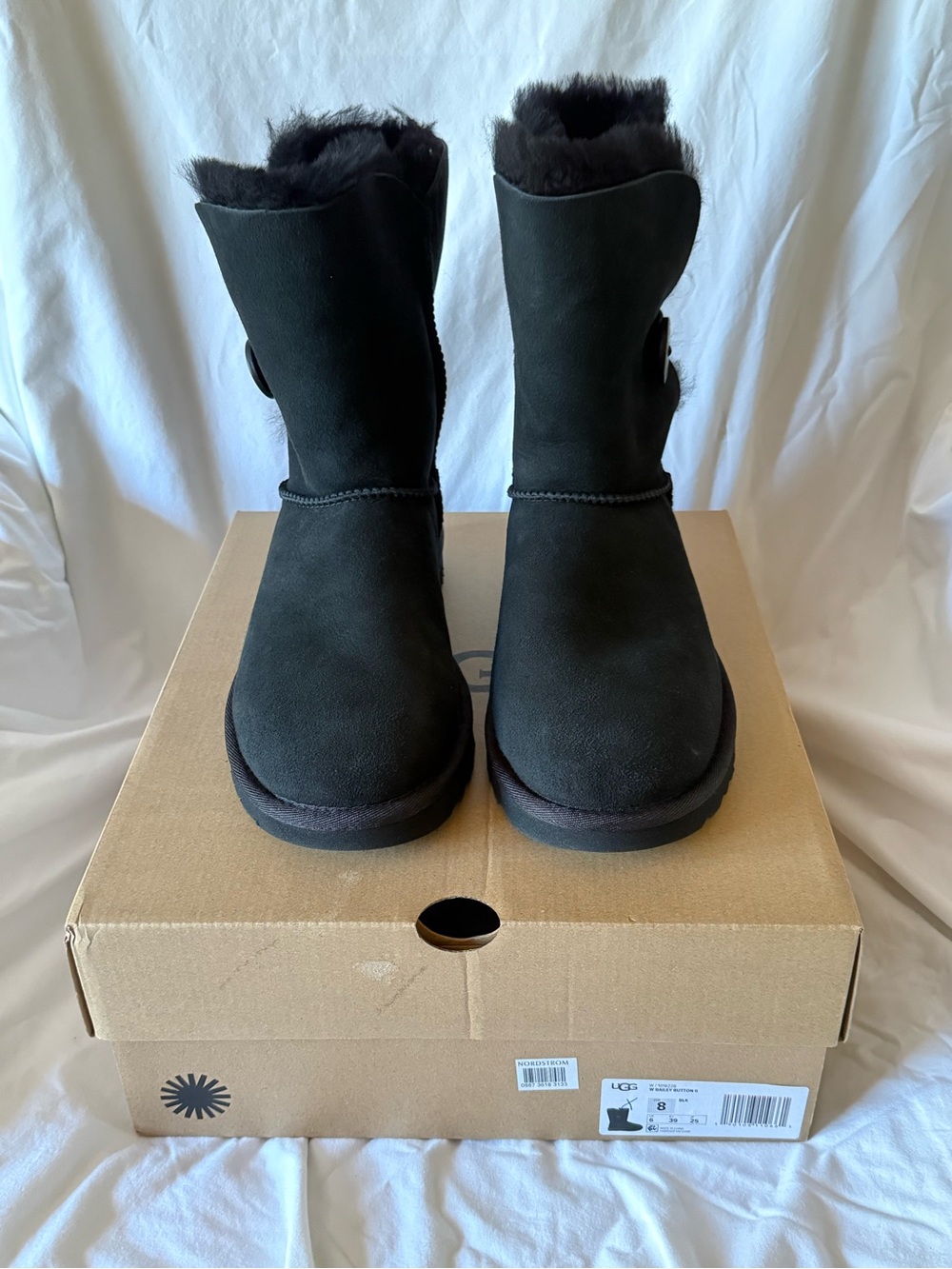 New Without Tags! UGG W BAILEY BUTTON Black Suede Shearling Mid-Calf Boots- SZ 8